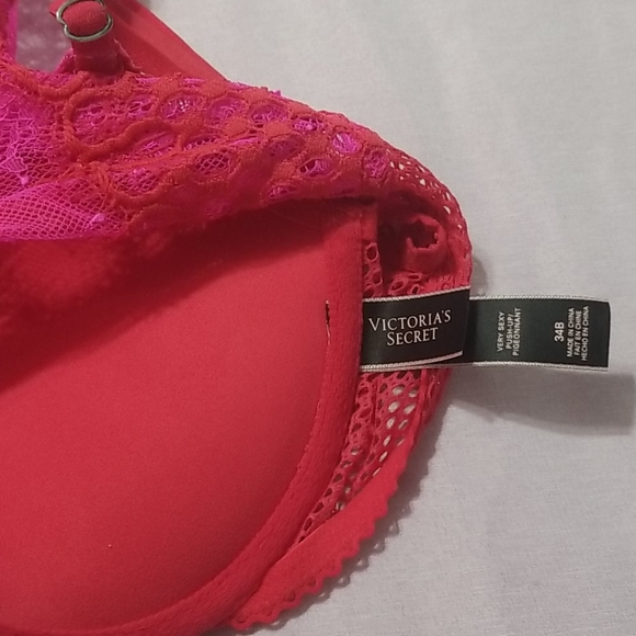 Like New VS lace Push Up Bra - Picture 3 of 3